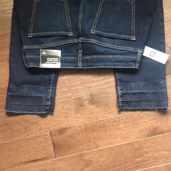 GAP Low Rise Straight Crop - Picture 5 of 5